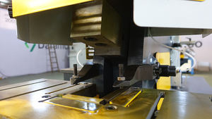 Serie HS Q35Y-50 250t CNC ferronnier hydraulique de l'usine Daramco en Chine fabriqué par des experts - Product Image 6