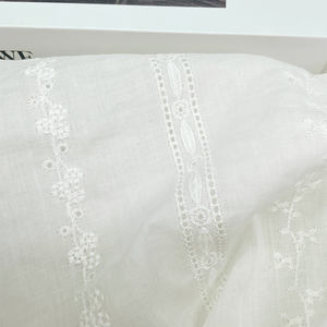 फूलों की कढ़ाई के साथ नए आगमन थोक रैमी कपड़े, बच्चे के कपड़ों के लिए काले कढ़ाई कपड़े - Product Image 3