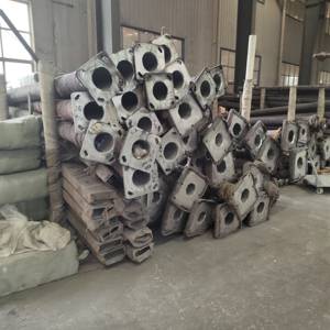 עמוד תאורת רחוב סולארית מפלדה מגולוונת, זרוע כפולה/בודדת, מחיר לפי גובה: 4 מ', 5 מ', 6 מ', 7 מ', 8 מ', 9 מ', 10 מ', 12 מ'. - Product Image 6