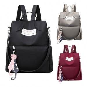 Mochila de piel sintética para mujer, moderna y personalizada para exteriores |   Bolso de viaje impermeable y moderno - Product Image 4