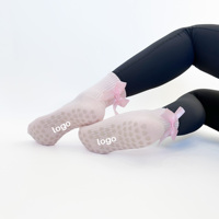 Chaussettes de Pilates respirantes et écologiques antidérapantes pour commandes en gros, avec nœud rose et grip antidérapant, pour le yoga, la barre et l'entraînement de fitness d'automne
