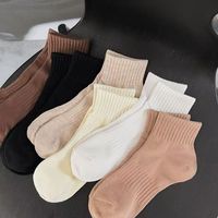 Chaussettes personnalisées de haute qualité, mignonnes, unies, douces, respirantes, en coton, avec broderie, pour femmes et filles, pour le printemps et le quotidien