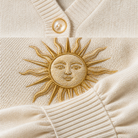 Cardigan en tricot personnalisé OEM pour femme, brodé soleil, lune et étoiles, col en V, boutonné sur le devant, vente en gros