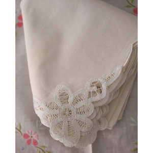 Nappe ronde en lin avec broderie colorée et dentelle Renaissance par Robcultura pour salon ou hôtels, décoration de Noël - Product Image 6