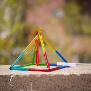 Instrument de guérison sonore en quartz Merkaba suspendu, cristal arc-en-ciel, pour la guérison énergétique et la méditation pleine conscience - Product Image 2