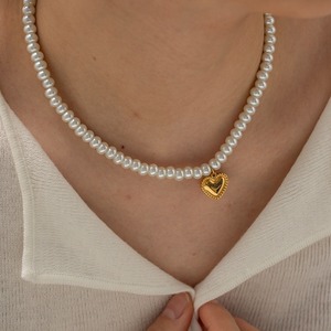 DREAM FASHION Collana con Ciondolo a Cuore di Perle Placcato Oro 18K, Gioielli di Moda in Acciaio Inossidabile Resistente allo Sbiadimento - Product Image 1