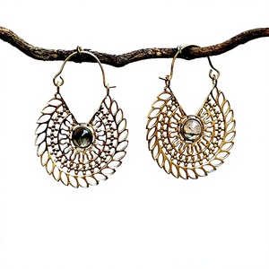 Pendientes de Aro Bohemios de Latón con Piedra Labradorita, Chapados en Oro, Nuevo Diseño, Estilo Único para Mujer - Product Image 1