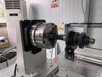 Machine de durcissement laser 5 axes sur mesure pour le durcissement de surfaces métalliques, idéale pour les moules de précision, les engrenages, les arbres et les pièces courbées complexes
