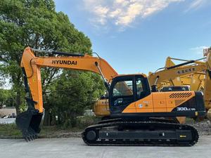 Excavatrice sur chenilles Hyundai 300LC-9S d'occasion 2021, moteur Cummins, 34 tonnes, capacité de la benne de 1,2 m³, haute qualité pour machines hydrauliques - Product Image 3