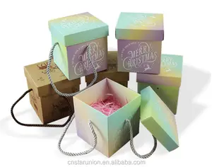 Бесплатный образец оптовая продажа на заказ 9,5x9,5x10,5 см Квадратные Картонные бумажные подарочные коробки с веревочной ручкой для рождественской вечеринки - Product Image 1