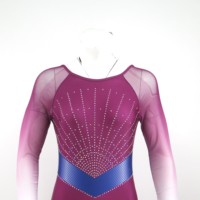 Justaucorps de gymnastique bordeaux pour filles avec strass et manches dégradées Vêtements de compétition d'entraînement personnalisés