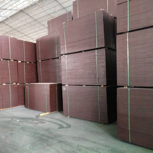Plantilla negra de hormigón fundido en el lugar, venta al por mayor, tablero de madera contrachapada laminada de álamo, <span class=keywords><strong>melamina</strong></span> E1 impermeable 10X más duradera - Product Image 5