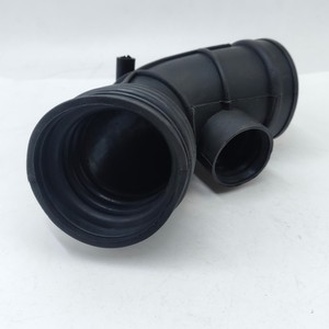 TUBO DE MANGUERA DE BOTA DE GOMA DE ADMISIÓN DE AIRE 13541435625 para <span class=keywords><strong>BMW</strong></span> E38 728 <span class=keywords><strong>E39</strong></span> 520 <span class=keywords><strong>523</strong></span> 525 528 Z3 2388046 V201628 66-17986 813000601 1591I0014 - Product Image 4