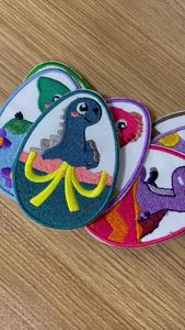 สติกเกอร์ปักลายไข่ไดโนเสาร์น่ารักสำหรับตกแต่งเสื้อผ้า กระเป๋า เคสมือถือ - Product Image 2