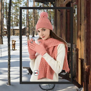 Ensemble trois pièces pour femmes, bonnet en tricot jacquard imprimé chaud d'hiver avec écharpe et gants, 100% acrylique - Product Image 3