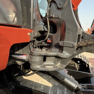 Mini-excavatrice sur chenilles KX163-5 rouge avec moteur hydraulique japonais, composants KYB, rayon de braquage court, équipement de construction - Product Image 6