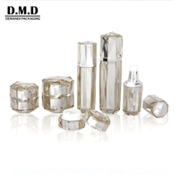 Ensembles d'emballage de produits de soins de la peau du visage Bouteilles 15ml 30 ml 50 grammes 100ml 1oz Pots de soins de la peau uniques vides en acrylique avec logo