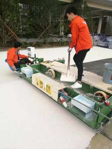 Pavé de voie en caoutchouc 2500mm asphalte monté sur camion <span class=keywords><strong>bitume</strong></span> machine d'épandage de voie en plastique pour aire de jeux - Product Image 5