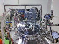 Mélangeur émulsifiant sous vide fixe de 500 L pour la fabrication de lotion cosmétique et d'émulsifiant cosmétique, équipement de production cosmétique