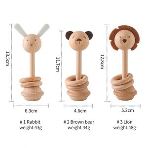 Jouet de dentition Montessori parfait pour nouveau-né, fait main en bois biologique, hochet pour bébé - Product Image 5