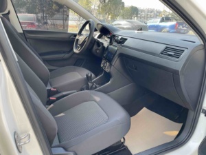 Volkswagen <span class=keywords><strong>Santana</strong></span> 2019 1.5L Manuelle Édition Fashion – Véhicule <span class=keywords><strong>d</strong></span>'<span class=keywords><strong>occasion</strong></span> en gros à prix abordable, stock concessionnaire, berline pour l'exportation - Product Image 4