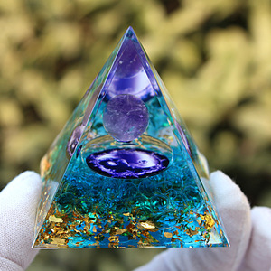 Pyramide en résine époxy cristalline QK24 Tai Chi, décoration de maison en verre, cadeau de collection, artisanat en résine, ornement de bureau - Product Image 1