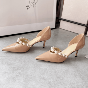 Escarpins à bout pointu en cuir verni nude avec bride perlée pour femme - Product Image 1