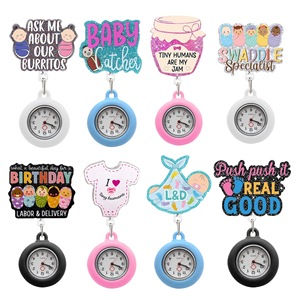 Porta credenciales de plástico ABS personalizado al por mayor para enfermeras y médicos con diseño de purpurina para colgar con clip de reloj de bolsillo - Product Image 6