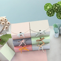 Bunte Quadratische Geschenkbox mit Schleifenband und Druckverschluss, Pastellfarbene Verpackung für Schmuck, Kleine Geschenke und Einzelhandelspräsentation