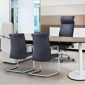 Chaise de bureau de direction moderne en cuir PVC noir avec cadre en maille élégant en cuir synthétique - Product Image 4