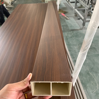 Panneau tubulaire carré imperméable WPC pour la décoration intérieure des hôpitaux, hôtels et écoles, avec une installation facile