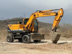 Excavatrice sur pneus multifonction originale de Corée Hyundai 150W-9 haute efficacité Hyundai 140w 60w 210W en bon état en vente - Product Image 5