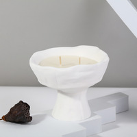 Bougie parfumée en cire de soja sans fumée avec plateau en ciment et deux mèches pour une ambiance festive de Noël