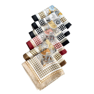 Foulard Quadrato 70x70cm in Seta con Stampa Floreale, Accessorio di Moda Multifunzionale - Product Image 1