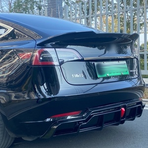 กันชนท้ายแบบลากจูง Welta Hot Style ผลิตจากพลาสติก ABS+PP พร้อมดีไซน์ Ducktail สำหรับรถยนต์ Tesla Model 3 ปี 2019-2022 แบบยึดติดด้วยสลักเกลียว  ใช้ได้กับรถ 100% - Product Image 3