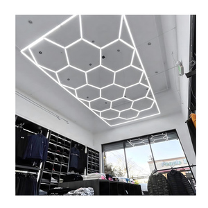Baldosas de Plástico Reciclables Ecológicas para Pisos de Garaje, Diseño para Gimnasios, Salones de Belleza, Oficinas, con Luces Hexagonales - Product Image 6
