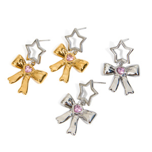 Boucles d'oreilles clous étoile en acier inoxydable plaqué or 18 carats, design creux à cinq branches, serties de pierres roses, bijoux cadeau - Product Image 1