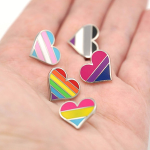 Épingles de fabrication chinoise en gros, épingles de luxe de haute qualité, épingles métalliques personnalisées, badge de revers arc-en-ciel de fierté <span class=keywords><strong>LGBT</strong></span>, épinglette en émail dur gay, <span class=keywords><strong>cœur</strong></span> - Product Image 2