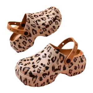 Sandales plates antidérapantes en EVA à imprimé léopard pour femmes, avec semelle épaisse réglable, respirantes, pour usage intérieur/extérieur - Product Image 6