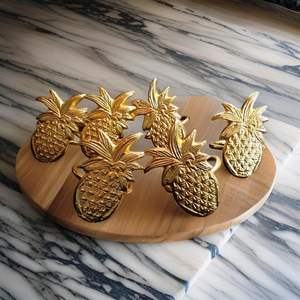 Rond de serviette en métal durable et écologique Artisanat exquis pour la décoration de table de mariage pour la maison Hôtels Événements spéciaux - Product Image 4