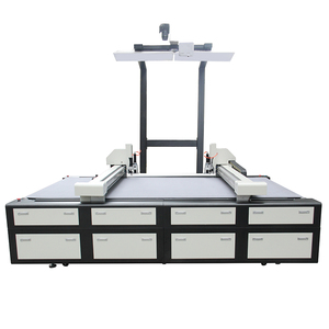 Machine de découpe intelligente CNC à couteau vibrant pour cuir, tissu, sacs à dos, sacs de voyage, matériaux de chaussures, mousse et éponge - Product Image 1