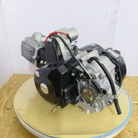 Moteur de moto 110cc adapté aux véhicules à deux roues avec cadre courbé et conception à refroidissement par air horizontal. Quad 110cc