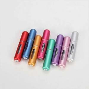 Atomiseur de parfum portable mini 5 ml en aluminium, rechargeable par le bas, format voyage, en verre sérigraphié personnalisé - Product Image 1