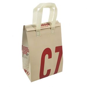 Sac à déjeuner isotherme personnalisé en non-tissé écologique avec lamination en feuille d'aluminium, fermeture éclair et motif lettres - Product Image 4