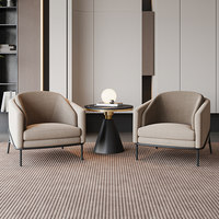 Luxuriöse nordische Möbelgarnitur: Moderne Sessel aus Stoff und Metall für Wohnzimmer – Goldene Flügelstühle und Lounge-Akzentsessel
