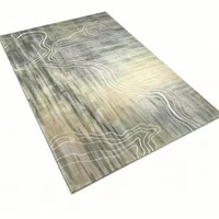 Tapis de bain abstrait vert sauge à lignes de contour, en polyester recyclé, fabriqué à la machine, écologique, 20x32 pouces, antidérapant et absorbant pour salle de bain