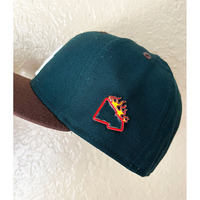 Nouvelle broche de chapeau personnalisée en émail avec cadre flamme et attache en caoutchouc