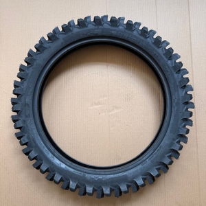 <span class=keywords><strong>Pneu</strong></span> de moto tout-terrain OEM de haute qualité 110/90-19, <span class=keywords><strong>pneu</strong></span> en caoutchouc tubeless ou avec chambre à air pour moto tout-terrain - Product Image 3