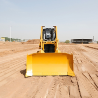 Bulldozer polyvalent multi-usages 818F pour diverses attaches et applications dans le secteur de la construction et l'aménagement paysager