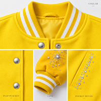 Jaket Varsity Wanita Kuning Custom dengan Dekorasi Bintang Rhinestone, Kerah Bergaris, Manset, Kancing Depan, Pakaian Luar Baseball